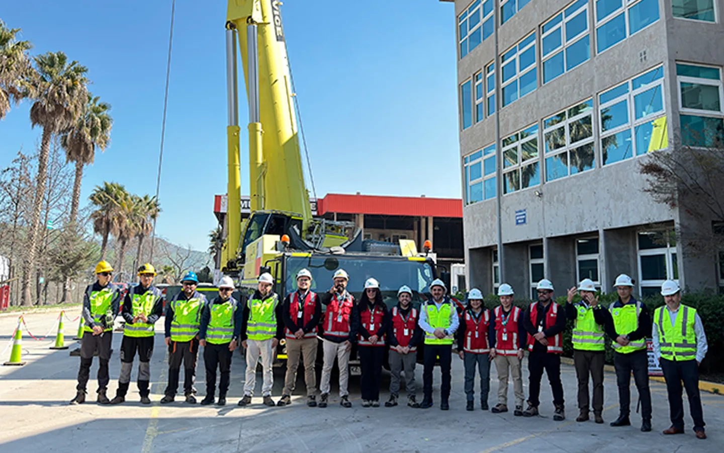 Multiservice Grúas y ACHS fortalecen la prevención de riesgos con capacitación especializada en grúas móviles